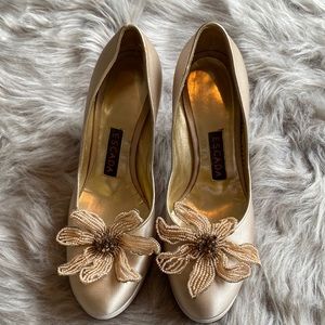 Escada ivory cream satin chunky heels size 35.5